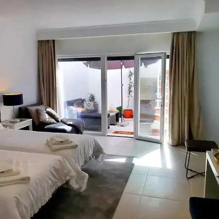 Appartamento Quarto Duplo Com Kitchenette, Wc E Patio Privativo