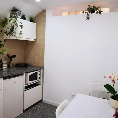 Quarto Duplo Com Kitchenette, Wc E Patio Privativo Apartment