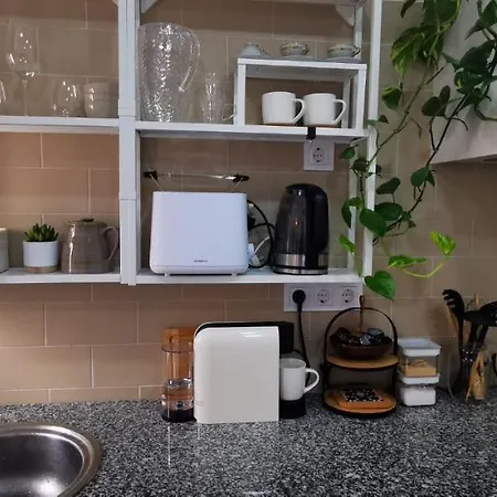 Appartamento Quarto Duplo Com Kitchenette, Wc E Patio Privativo Corroios