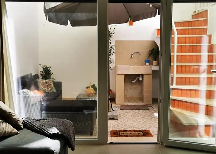 Apartment Quarto Duplo Com Kitchenette, Wc E Patio Privativo *