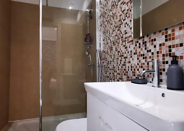 Quarto Duplo Com Kitchenette, Wc E Patio Privativo Apartment